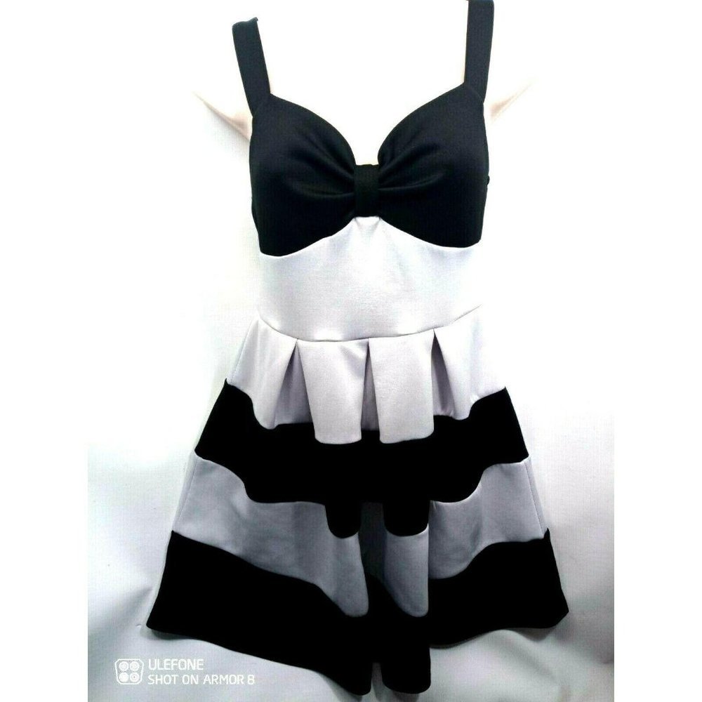 Rue 21 Sleeveless Striped knee length Dress NWOT Midi Ruffled